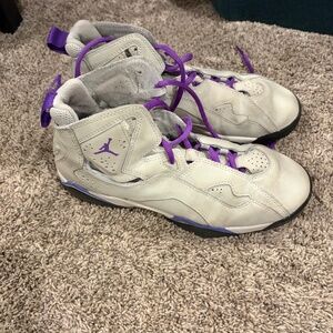 Boys Jordans basketball shoes